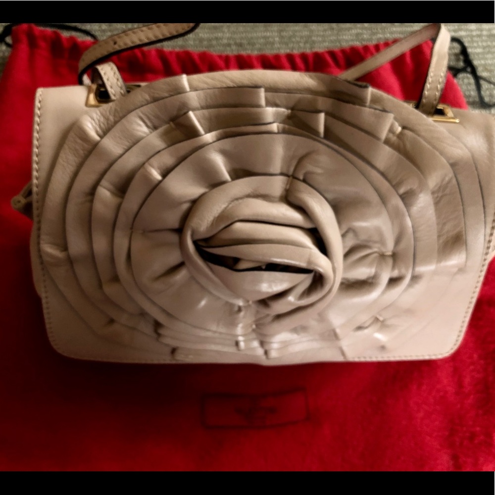 Luxury Authentic Valentino handbag never used.💼✨